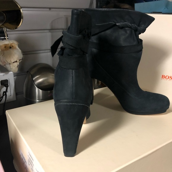 Boss boots like new with box never worn - Picture 5 of 6